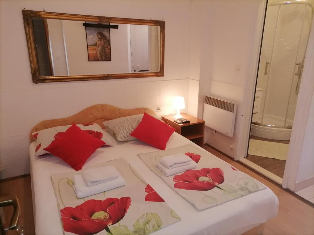 Rooms Mara Skradin Exterior photo