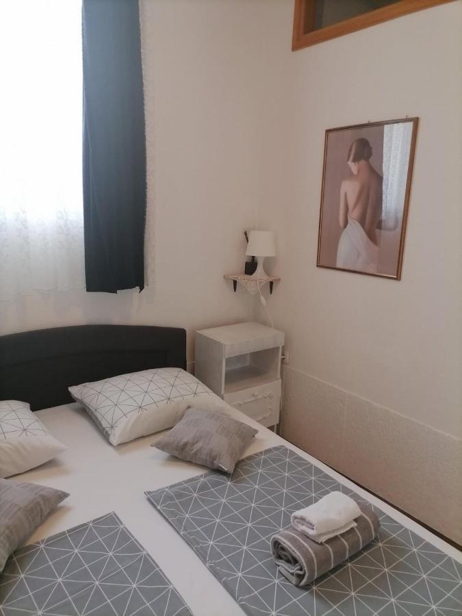 Rooms Mara Skradin Exterior photo