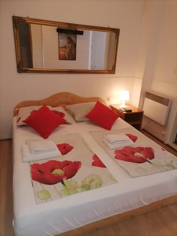 Rooms Mara Skradin Exterior photo