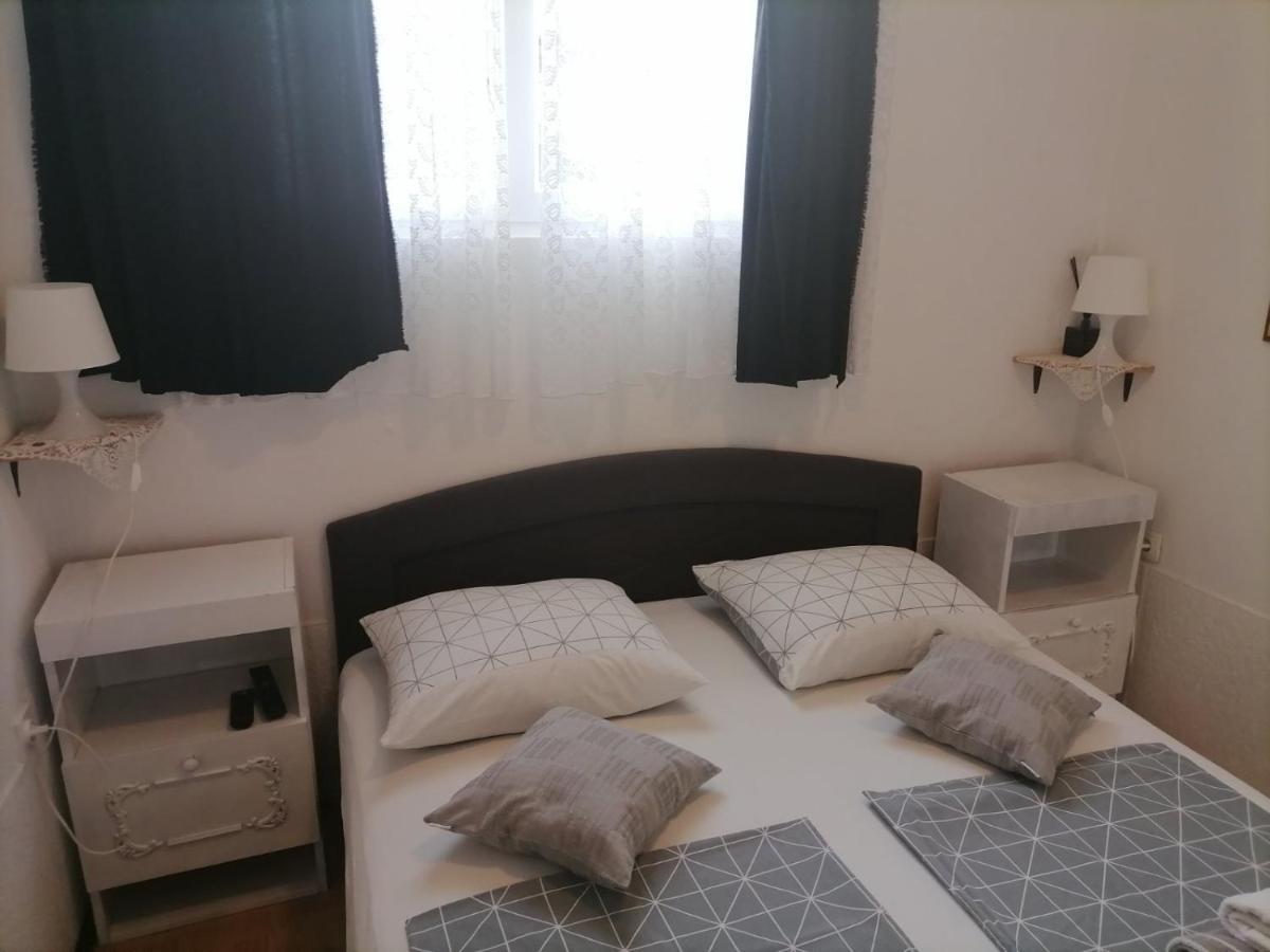 Rooms Mara Skradin Exterior photo